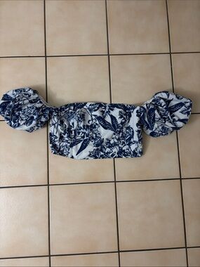 Abercrombie & Fitch Women’s Off-Shoulder Puff Sleeve Crop Top XL